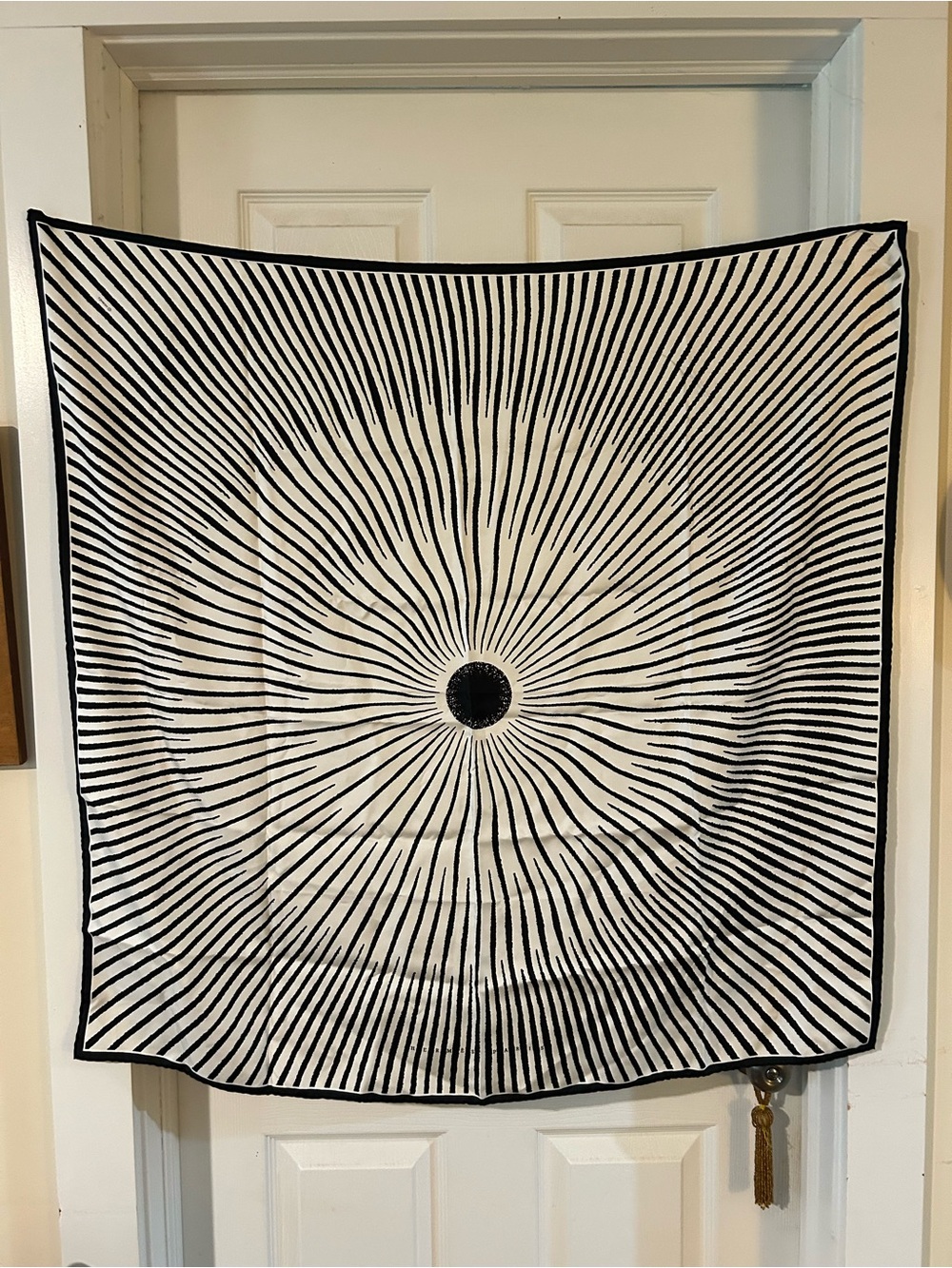 Vintage Hermes 100% silk black and white scarf 35“ x 35“, never dry, cleaned - Picture 8 of 8